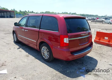 2013 Chrysler Town & Country Touring-L z USA, uszkodzony, nr VIN 2C4RC1CG9DR559300